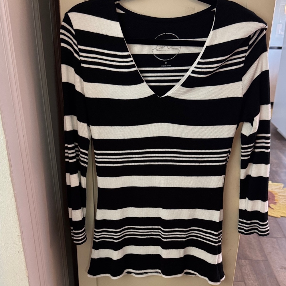 INC International Concepts Black and White Striped V-Neck Long Sleeve Top